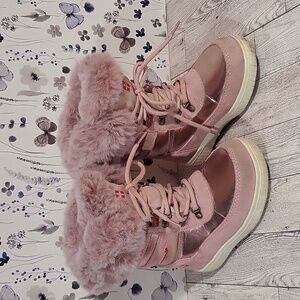 Swiss tech snowboots